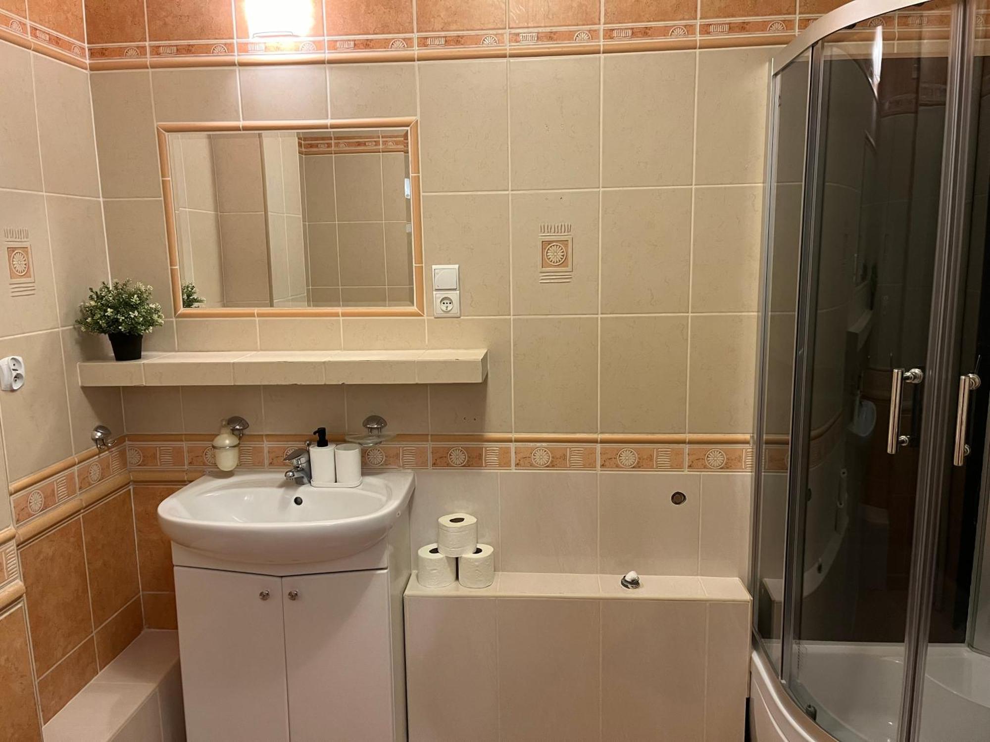 Coser Apartamenty Grzybowska Varsóvia Exterior foto