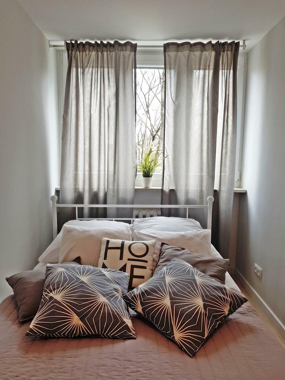 Coser Apartamenty Grzybowska Varsóvia Exterior foto